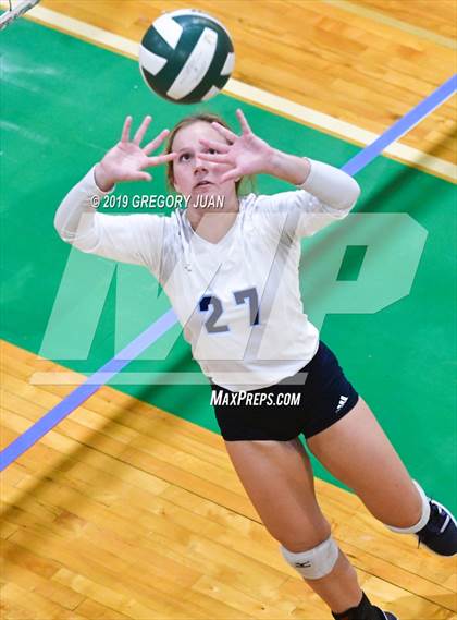 Thumbnail 1 in Barbe @ Newman (Newman Tournament) photogallery.