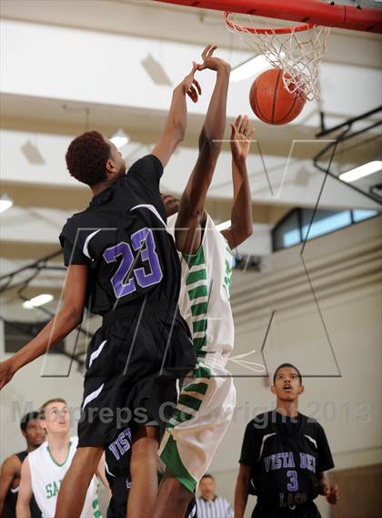Thumbnail 3 in Vista del Lago vs. St. Mary's (MaxPreps Holiday Classic) photogallery.