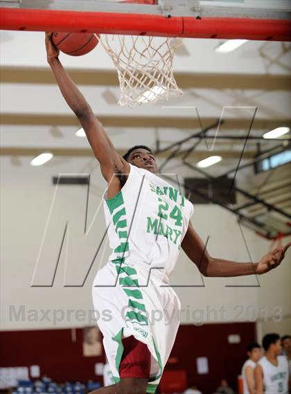Thumbnail 2 in Vista del Lago vs. St. Mary's (MaxPreps Holiday Classic) photogallery.
