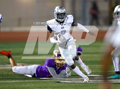 Thumbnail 2 in New Designs Watts vs. Lynwood photogallery.