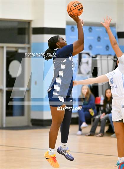 Thumbnail 3 in Willow Canyon vs. Estrella Foothills (Wolves Holiday Classic Tournament) photogallery.