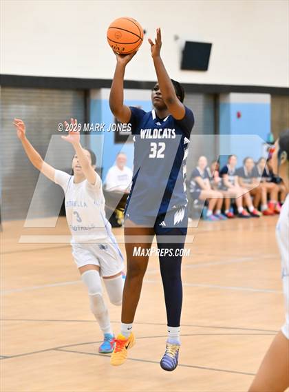 Thumbnail 3 in Willow Canyon vs. Estrella Foothills (Wolves Holiday Classic Tournament) photogallery.