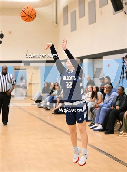 Thumbnail 1 in Willow Canyon vs. Estrella Foothills (Wolves Holiday Classic Tournament) photogallery.