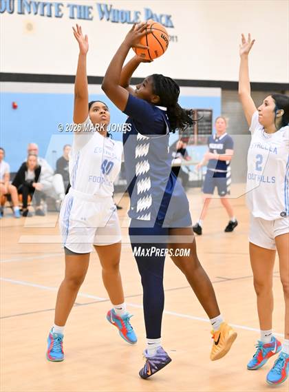 Thumbnail 2 in Willow Canyon vs. Estrella Foothills (Wolves Holiday Classic Tournament) photogallery.
