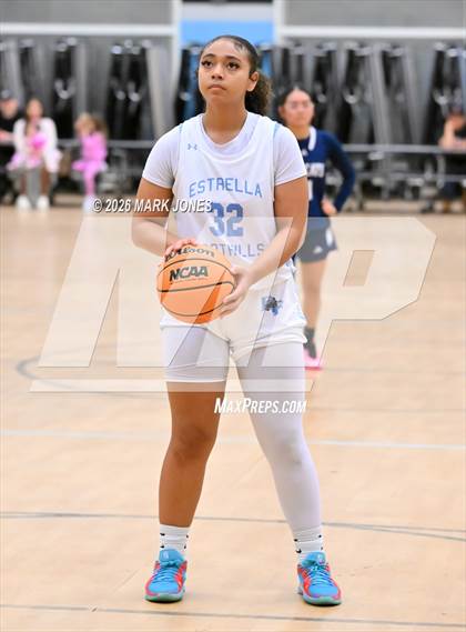 Thumbnail 3 in Willow Canyon vs. Estrella Foothills (Wolves Holiday Classic Tournament) photogallery.