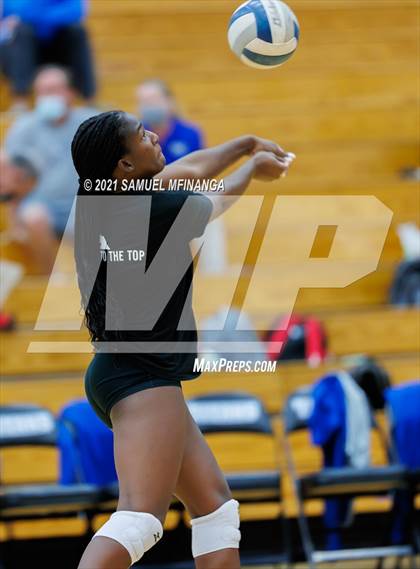 Thumbnail 1 in Benson @ Papillion-LaVista South photogallery.