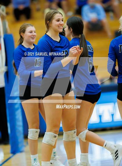 Thumbnail 2 in Benson @ Papillion-LaVista South photogallery.