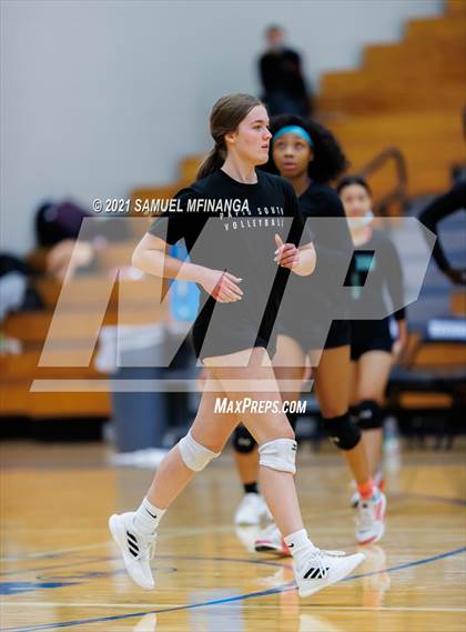 Thumbnail 2 in Benson @ Papillion-LaVista South photogallery.