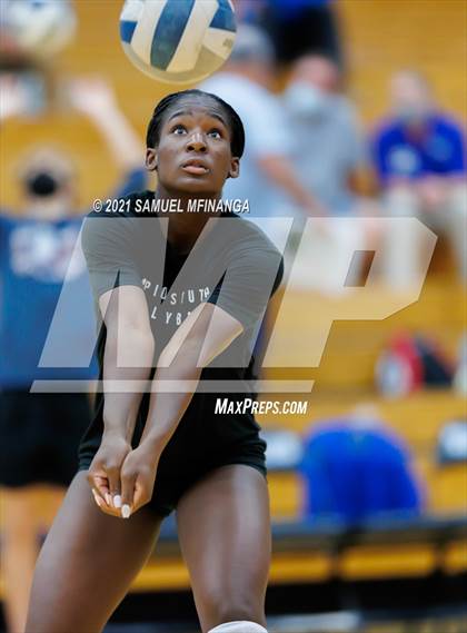 Thumbnail 1 in Benson @ Papillion-LaVista South photogallery.