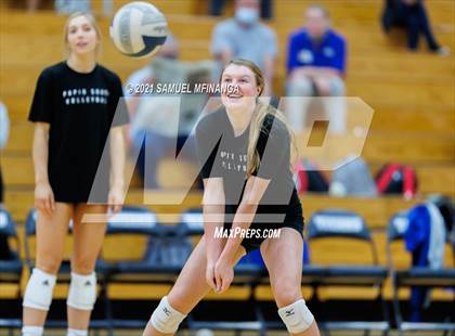 Thumbnail 2 in Benson @ Papillion-LaVista South photogallery.