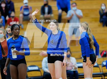 Thumbnail 1 in Benson @ Papillion-LaVista South photogallery.
