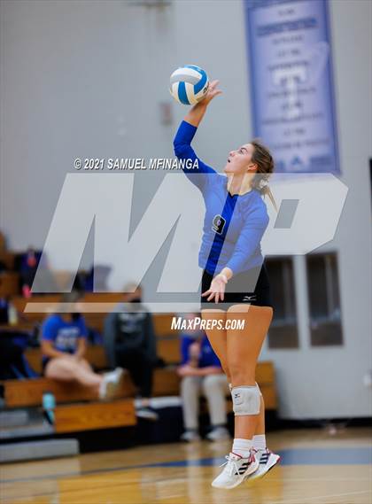 Thumbnail 1 in Benson @ Papillion-LaVista South photogallery.
