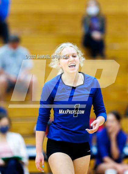 Thumbnail 2 in Benson @ Papillion-LaVista South photogallery.