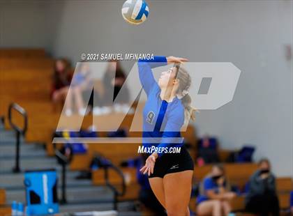 Thumbnail 1 in Benson @ Papillion-LaVista South photogallery.