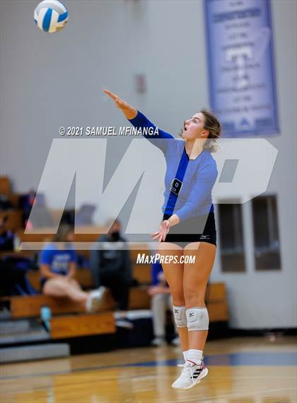 Thumbnail 2 in Benson @ Papillion-LaVista South photogallery.