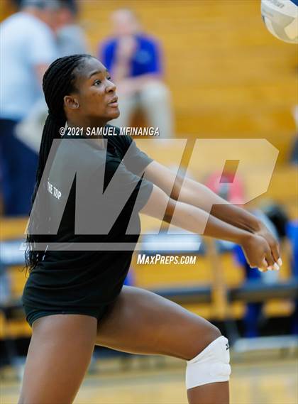 Thumbnail 2 in Benson @ Papillion-LaVista South photogallery.