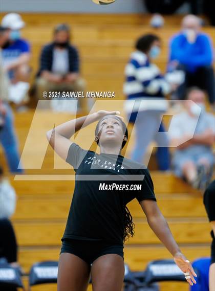 Thumbnail 2 in Benson @ Papillion-LaVista South photogallery.
