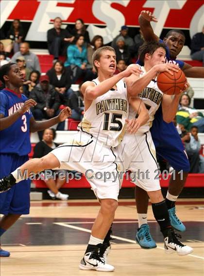 Thumbnail 2 in Palos Verdes Peninsula vs. Washington (Westchester Classic) photogallery.