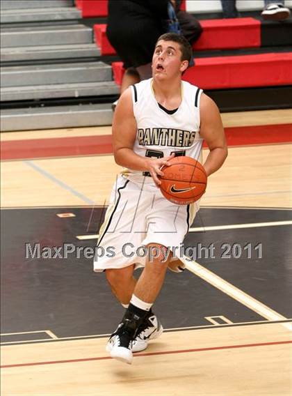 Thumbnail 3 in Palos Verdes Peninsula vs. Washington (Westchester Classic) photogallery.