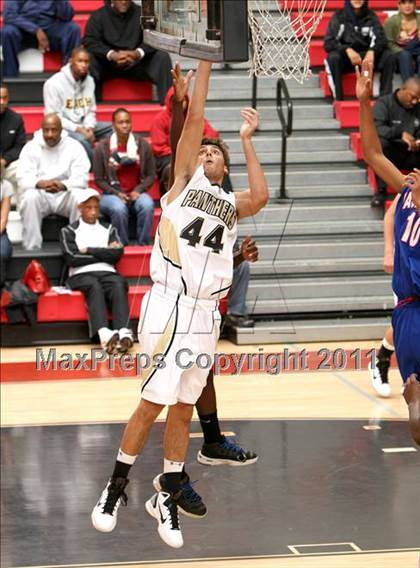 Thumbnail 2 in Palos Verdes Peninsula vs. Washington (Westchester Classic) photogallery.