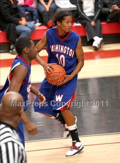 Thumbnail 1 in Palos Verdes Peninsula vs. Washington (Westchester Classic) photogallery.