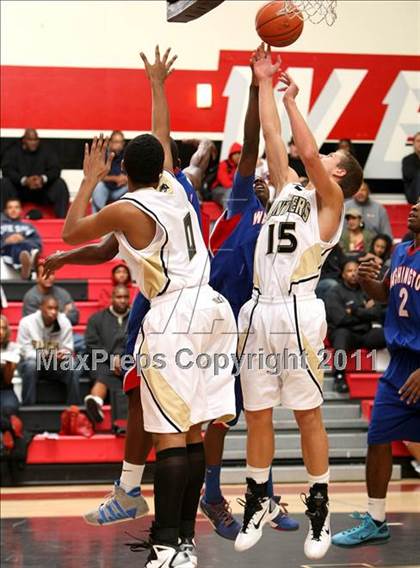 Thumbnail 1 in Palos Verdes Peninsula vs. Washington (Westchester Classic) photogallery.
