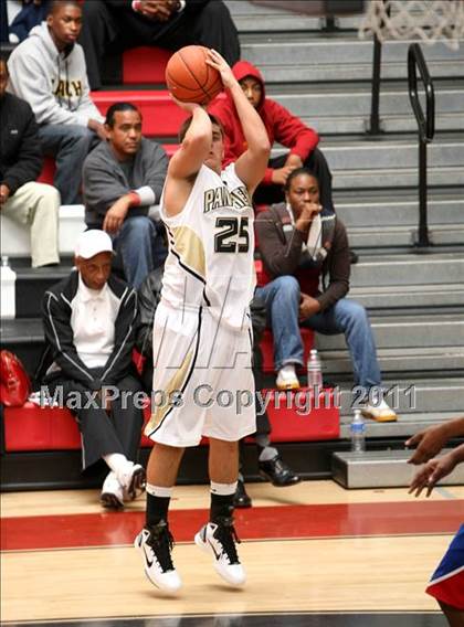 Thumbnail 1 in Palos Verdes Peninsula vs. Washington (Westchester Classic) photogallery.