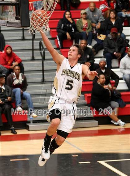 Thumbnail 3 in Palos Verdes Peninsula vs. Washington (Westchester Classic) photogallery.