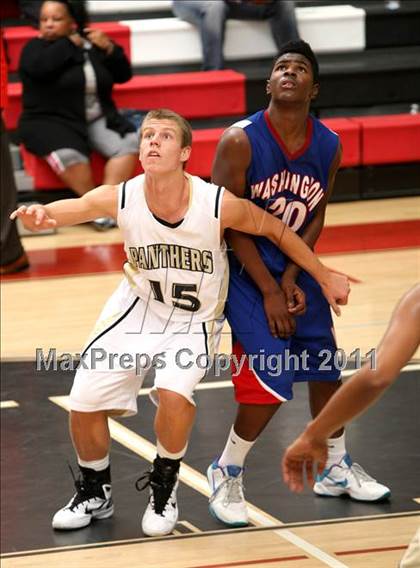 Thumbnail 3 in Palos Verdes Peninsula vs. Washington (Westchester Classic) photogallery.