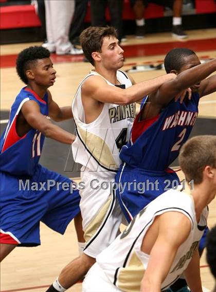 Thumbnail 2 in Palos Verdes Peninsula vs. Washington (Westchester Classic) photogallery.