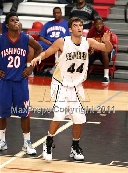 Thumbnail 1 in Palos Verdes Peninsula vs. Washington (Westchester Classic) photogallery.