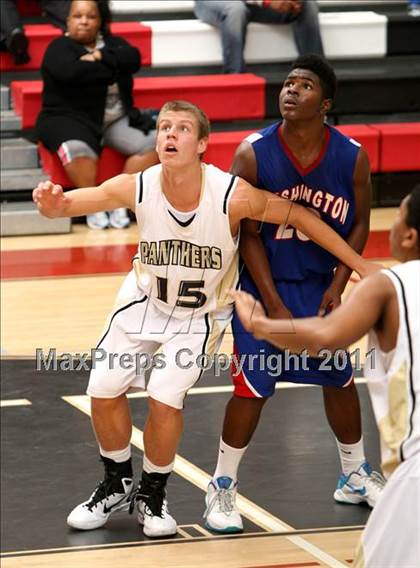 Thumbnail 3 in Palos Verdes Peninsula vs. Washington (Westchester Classic) photogallery.