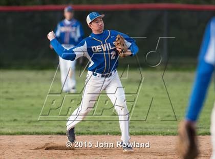 Thumbnail 3 in Gurnee Warren @ Deerfield photogallery.