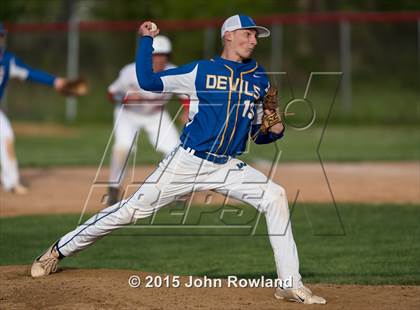 Thumbnail 3 in Gurnee Warren @ Deerfield photogallery.