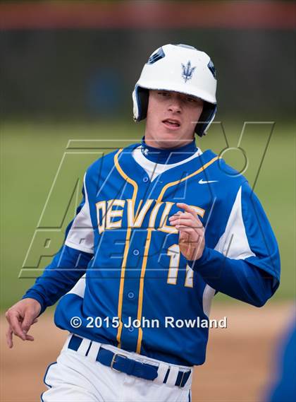Thumbnail 3 in Gurnee Warren @ Deerfield photogallery.