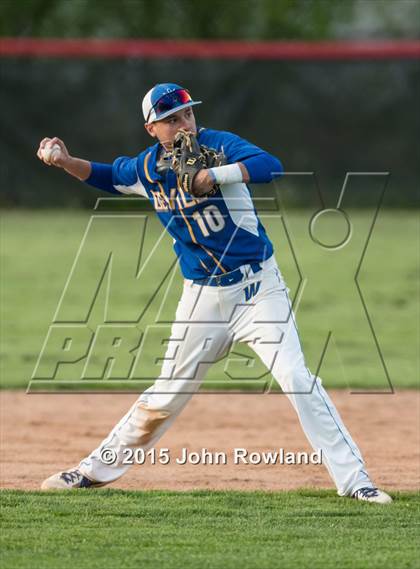 Thumbnail 3 in Gurnee Warren @ Deerfield photogallery.