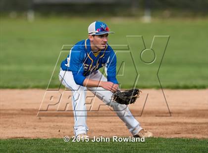 Thumbnail 2 in Gurnee Warren @ Deerfield photogallery.