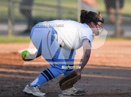 Thumbnail 3 in Johnson vs Brennan (UIL 6A Bi District) photogallery.