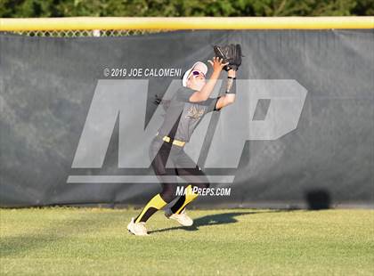 Thumbnail 3 in Johnson vs Brennan (UIL 6A Bi District) photogallery.