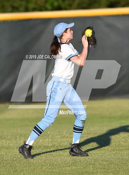 Thumbnail 1 in Johnson vs Brennan (UIL 6A Bi District) photogallery.