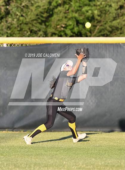 Thumbnail 1 in Johnson vs Brennan (UIL 6A Bi District) photogallery.