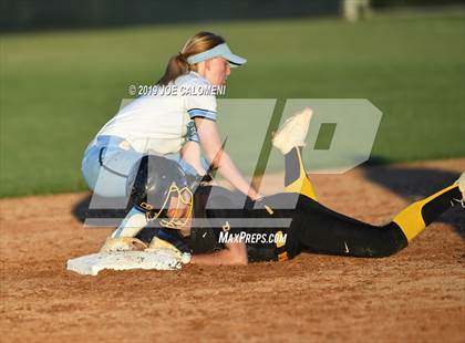 Thumbnail 3 in Johnson vs Brennan (UIL 6A Bi District) photogallery.