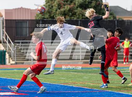 Thumbnail 1 in Carlmont vs. St. Ignatius College Preparatory (CCS Division II Round 1) photogallery.