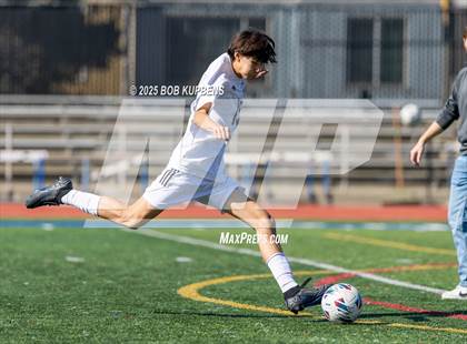 Thumbnail 2 in Carlmont vs. St. Ignatius College Preparatory (CCS Division II Round 1) photogallery.