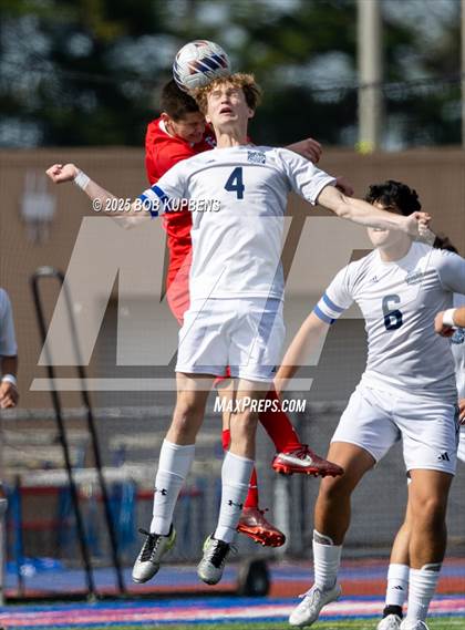 Thumbnail 2 in Carlmont vs. St. Ignatius College Preparatory (CCS Division II Round 1) photogallery.