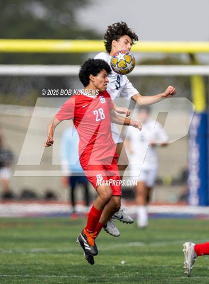 Thumbnail 3 in Carlmont vs. St. Ignatius College Preparatory (CCS Division II Round 1) photogallery.