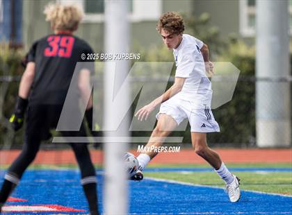 Thumbnail 3 in Carlmont vs. St. Ignatius College Preparatory (CCS Division II Round 1) photogallery.