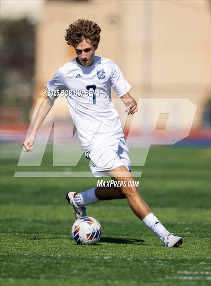 Thumbnail 2 in Carlmont vs. St. Ignatius College Preparatory (CCS Division II Round 1) photogallery.