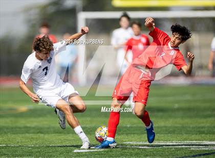 Thumbnail 1 in Carlmont vs. St. Ignatius College Preparatory (CCS Division II Round 1) photogallery.