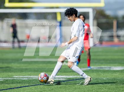 Thumbnail 1 in Carlmont vs. St. Ignatius College Preparatory (CCS Division II Round 1) photogallery.